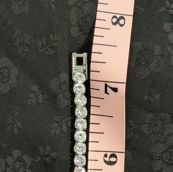 New Elegant Silver Tone CZ Tennis Bracelet with Sparkling Stones 7" - Picture 6 of 6